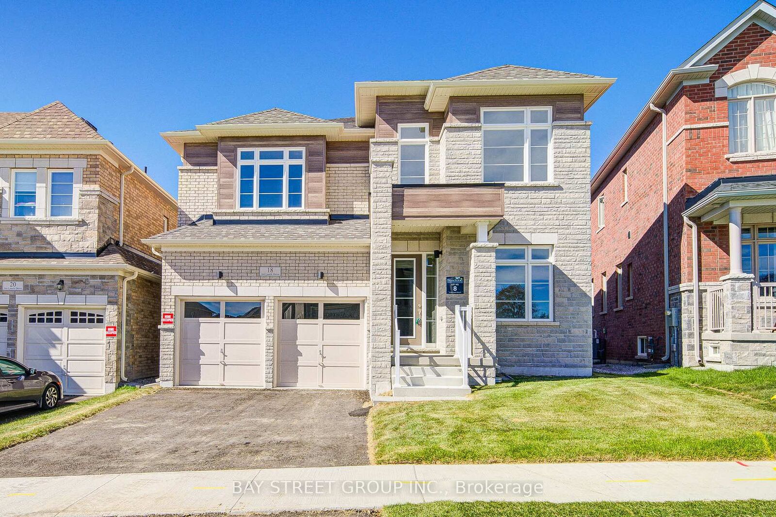 Property Photo:  18 Art Leech Drive  ON L4E 1P1 