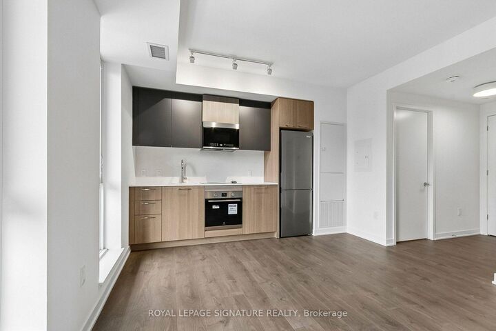Property Photo:  10 Oak Street 809  ON M5A 0Z1 