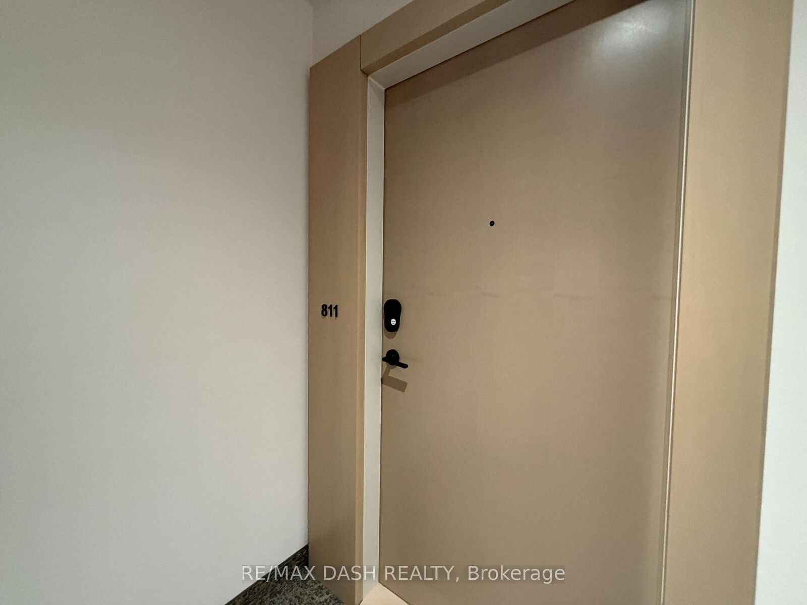 Property Photo:  280 Dundas Street W 811  ON M5T 0E3 
