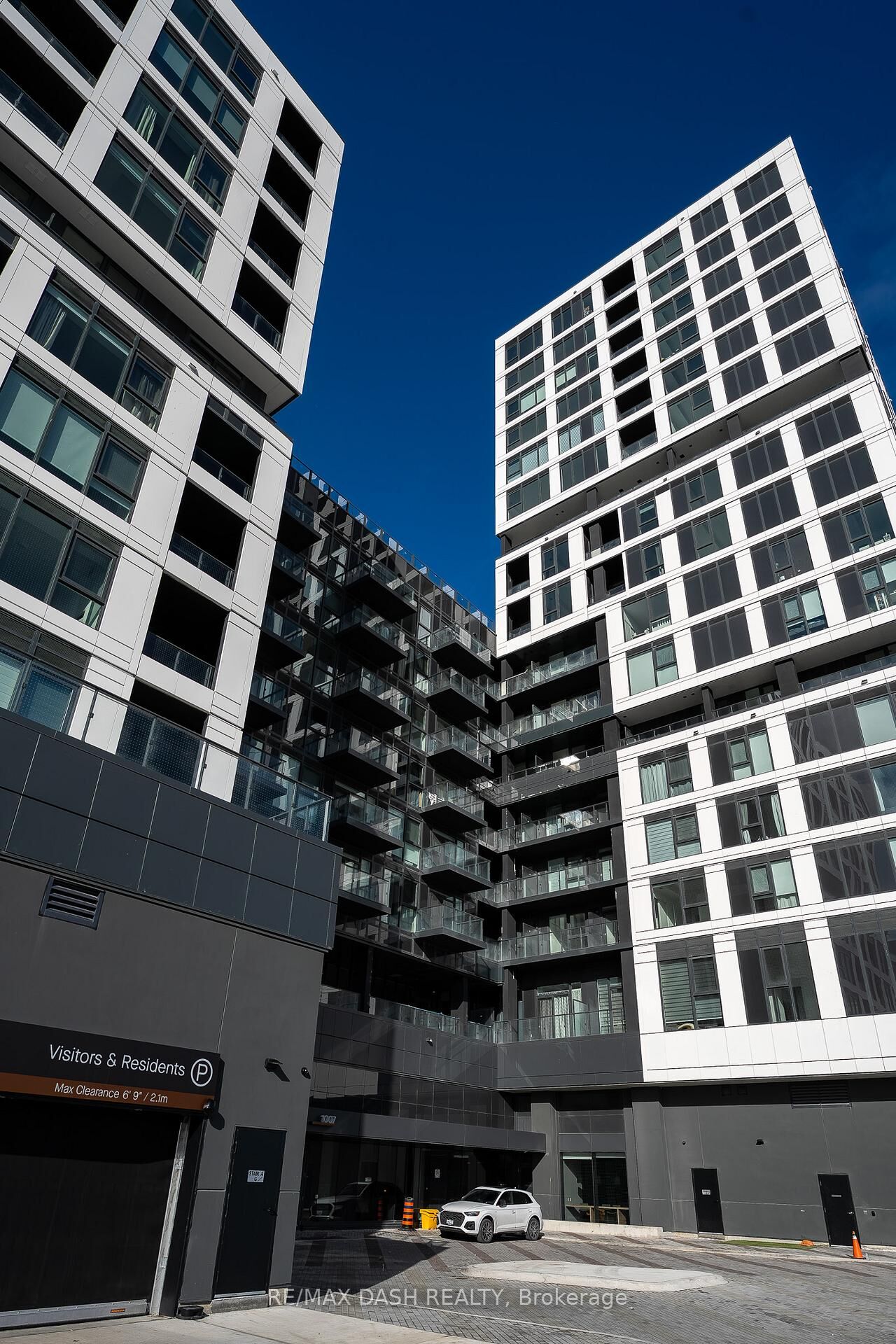 Property Photo:  1007 The Queensway Avenue 627  ON M8Z 0H4 