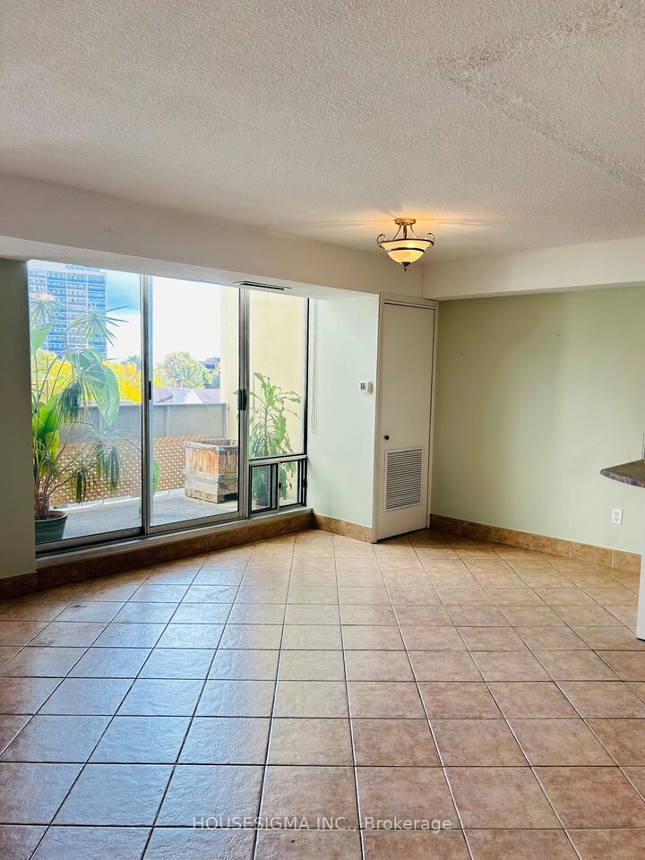 Property Photo:  1300 Marlborough Court 314  ON L6H 2S2 
