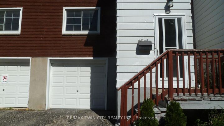Property Photo: 647 Albert Street 4 ON N2L 3V5