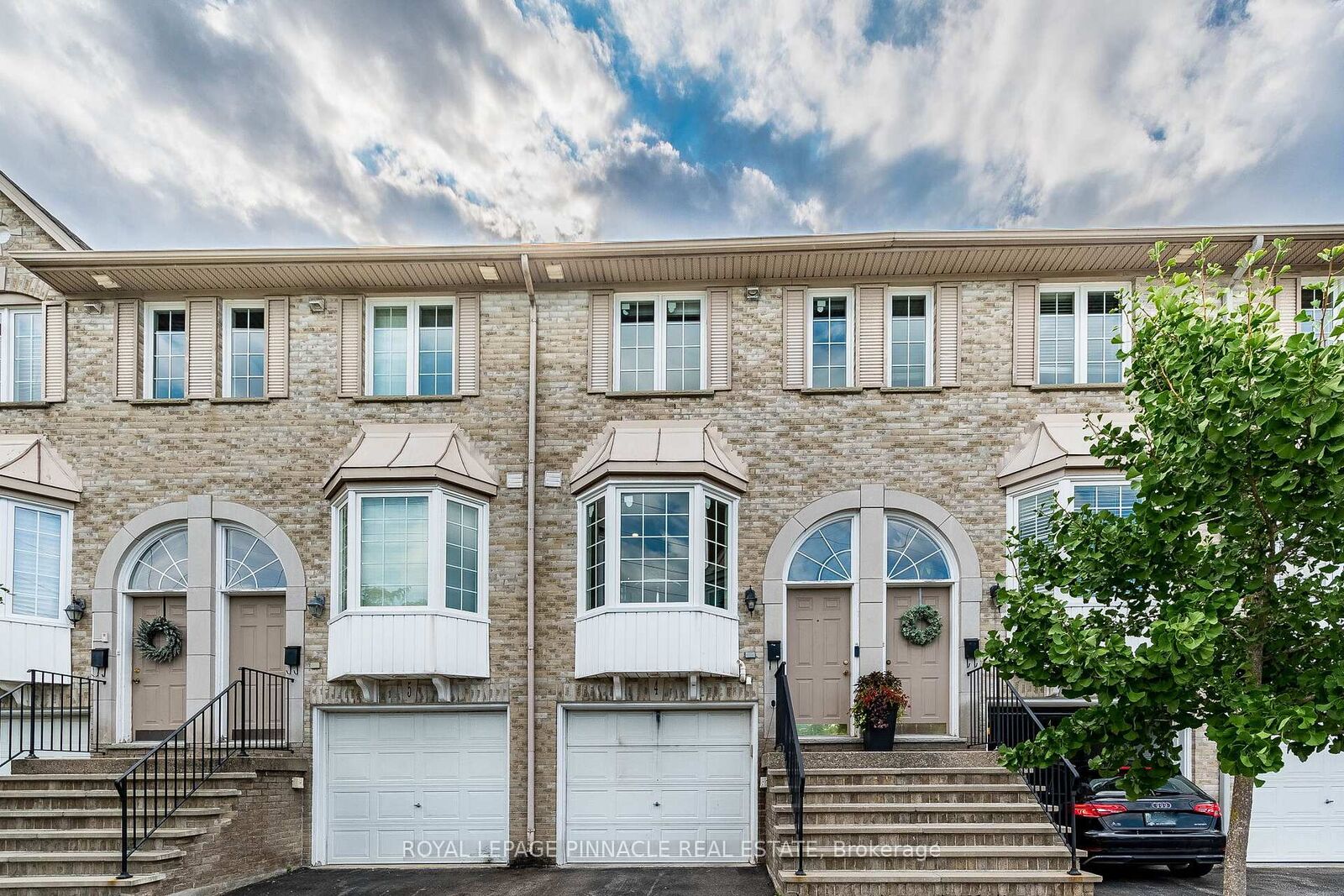 Property Photo:  3480 Upper Middle Road 4  ON L7M 4R8 