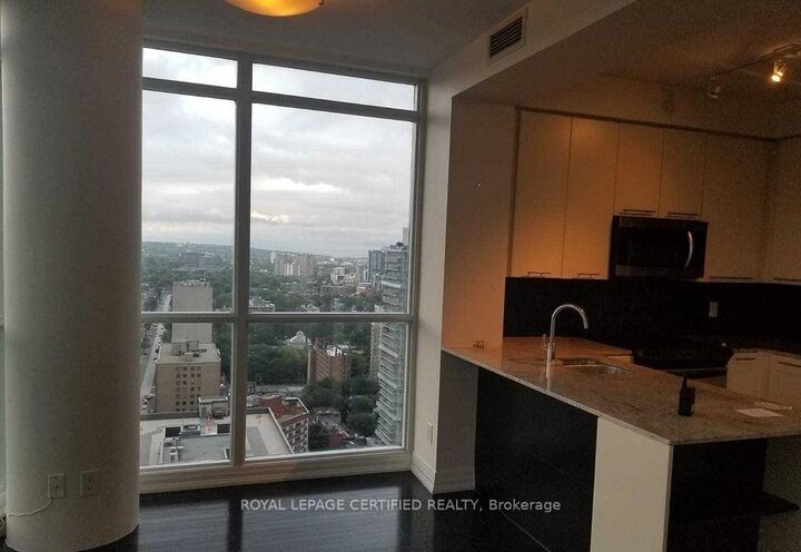 Property Photo:  25 Carlton Street 3306  ON M5B 1L4 