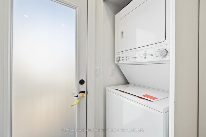 Property Photo:  18 Keewatin Avenue 2  ON M4P 1Z8 