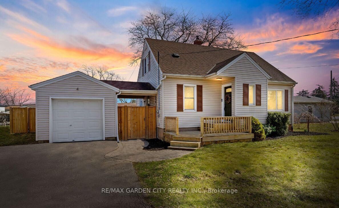 Property Photo:  4 West Lynn Street  ON L2N 3N7 