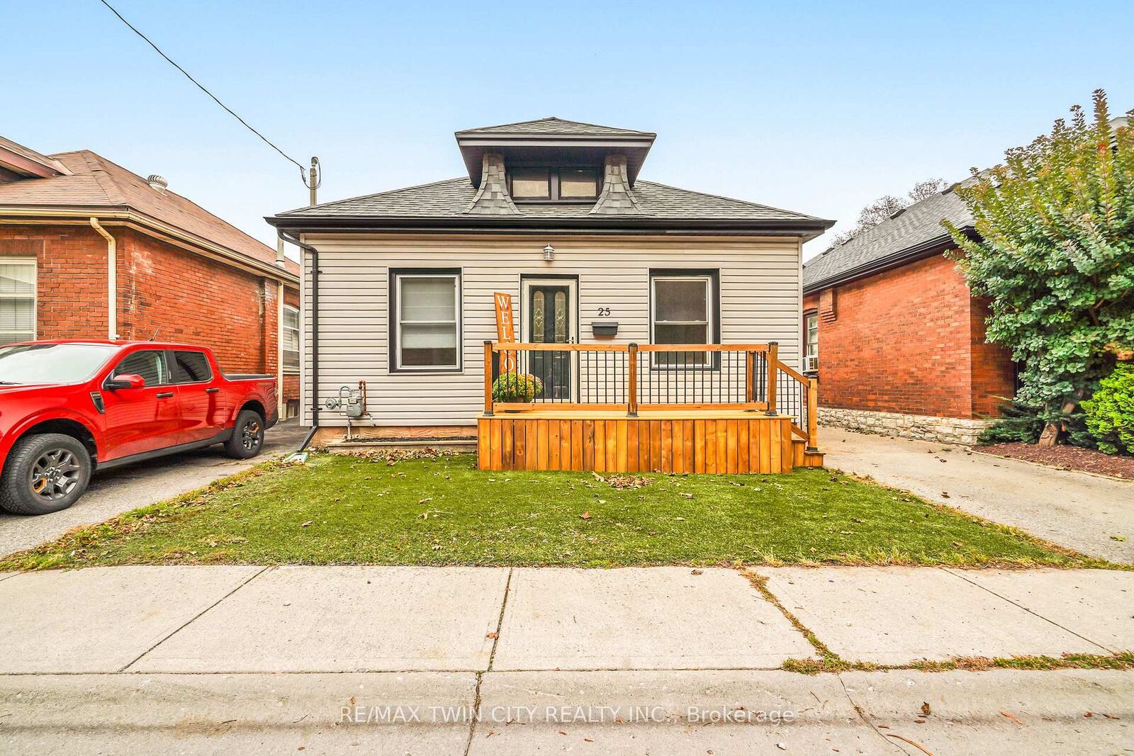 Property Photo:  25 Alonzo Street  ON N3R 1A1 