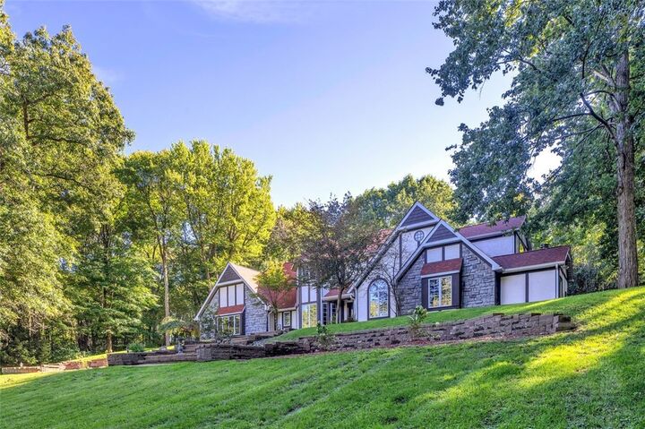 Property Photo: 104 Landing Dr PA 15050