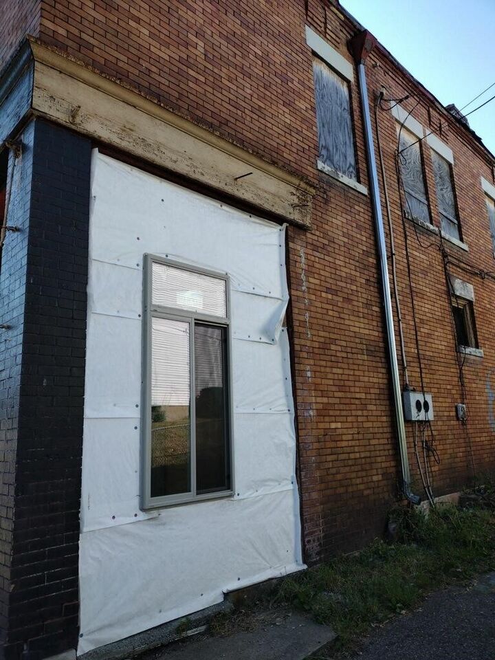 Property Photo:  611 Lincoln Ave  PA 15206 