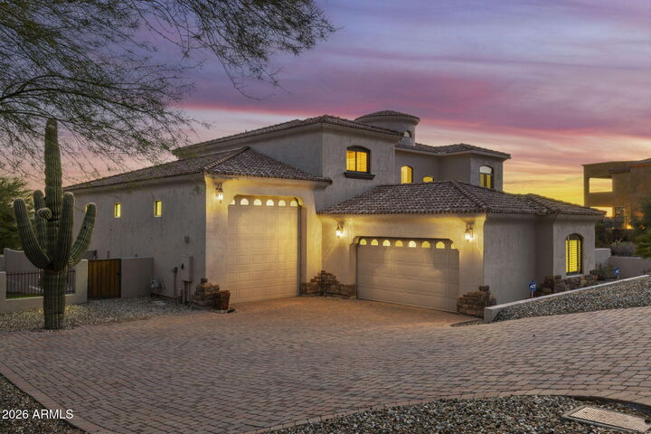 Property Photo:  2109 E Kerry Lane  AZ 85024 