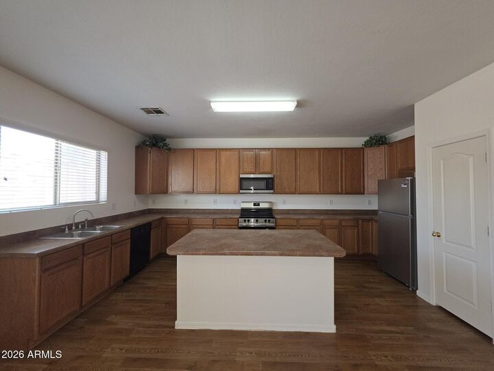 Property Photo:  37189 W Leonessa Avenue  AZ 85138 