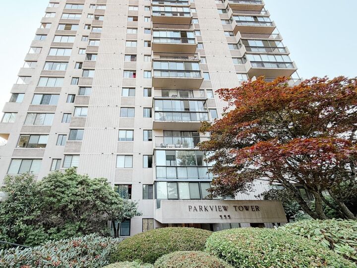 Property Photo: 555 13th Street 1001 BC V7T 2N8