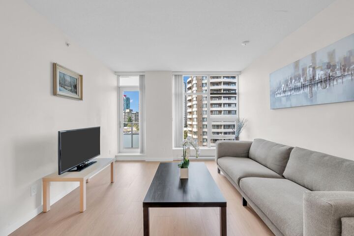 Property Photo:  4880 Bennett Street 908  BC V5H 0C1 