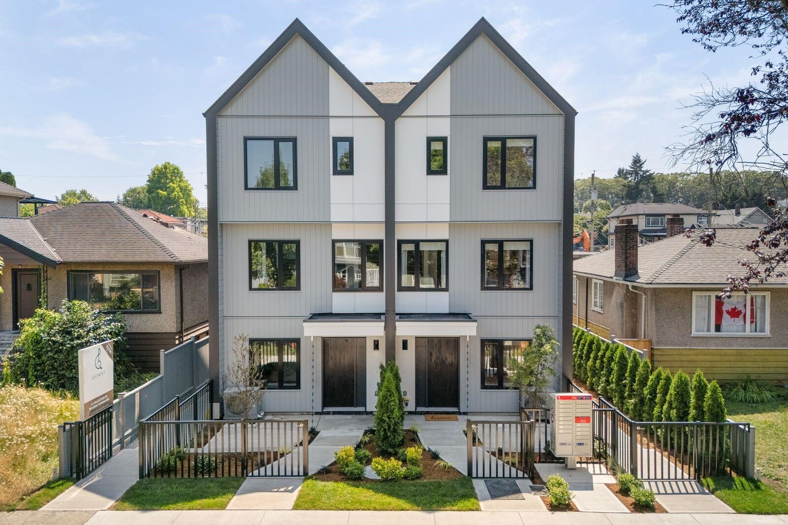 Property Photo:  2240 E 40th Avenue 5  BC V5P 1J5 
