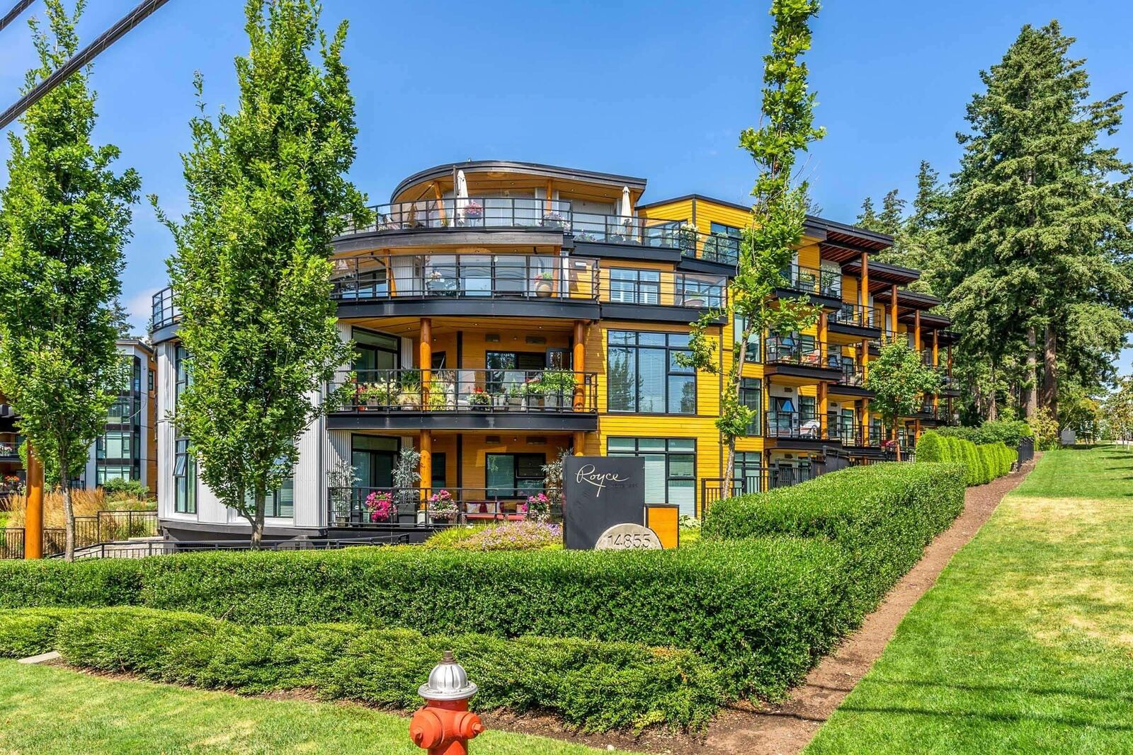 Property Photo:  14855 Thrift Avenue 516  BC V4B 2J6 