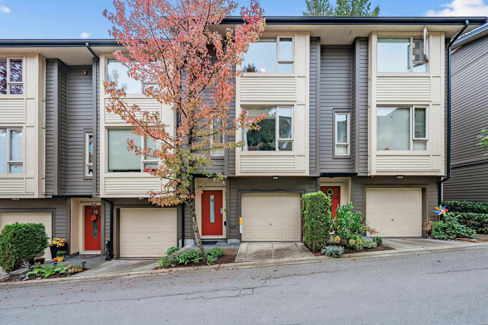 Property Photo:  9229 University Crescent 26  BC V5A 4Z2 