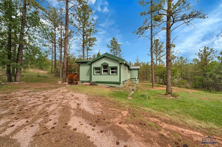 Property Photo: 27438 Red Fox Rd SD 57747
