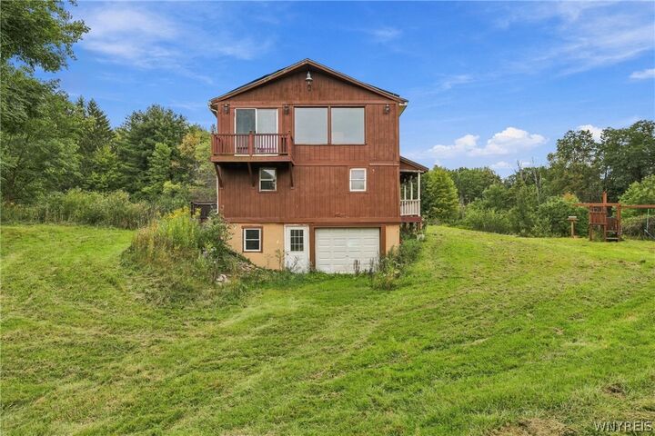 Property Photo: 9470 Holland Glenwood Road NY 14033