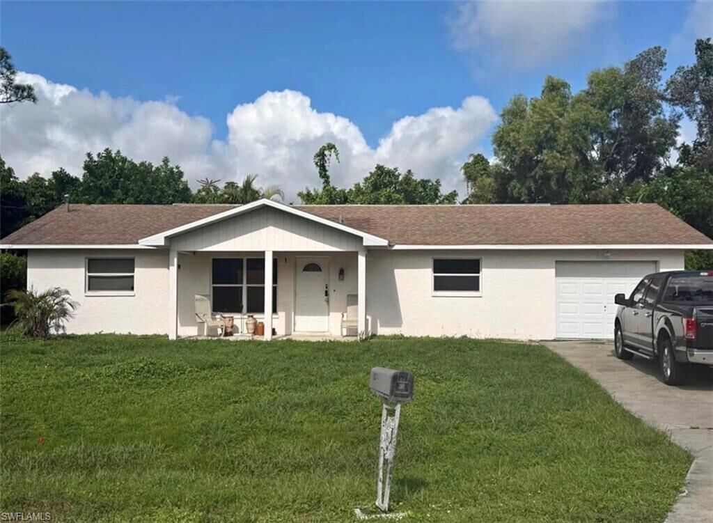 Property Photo:  19224 Murcott Dr E  FL 33967 
