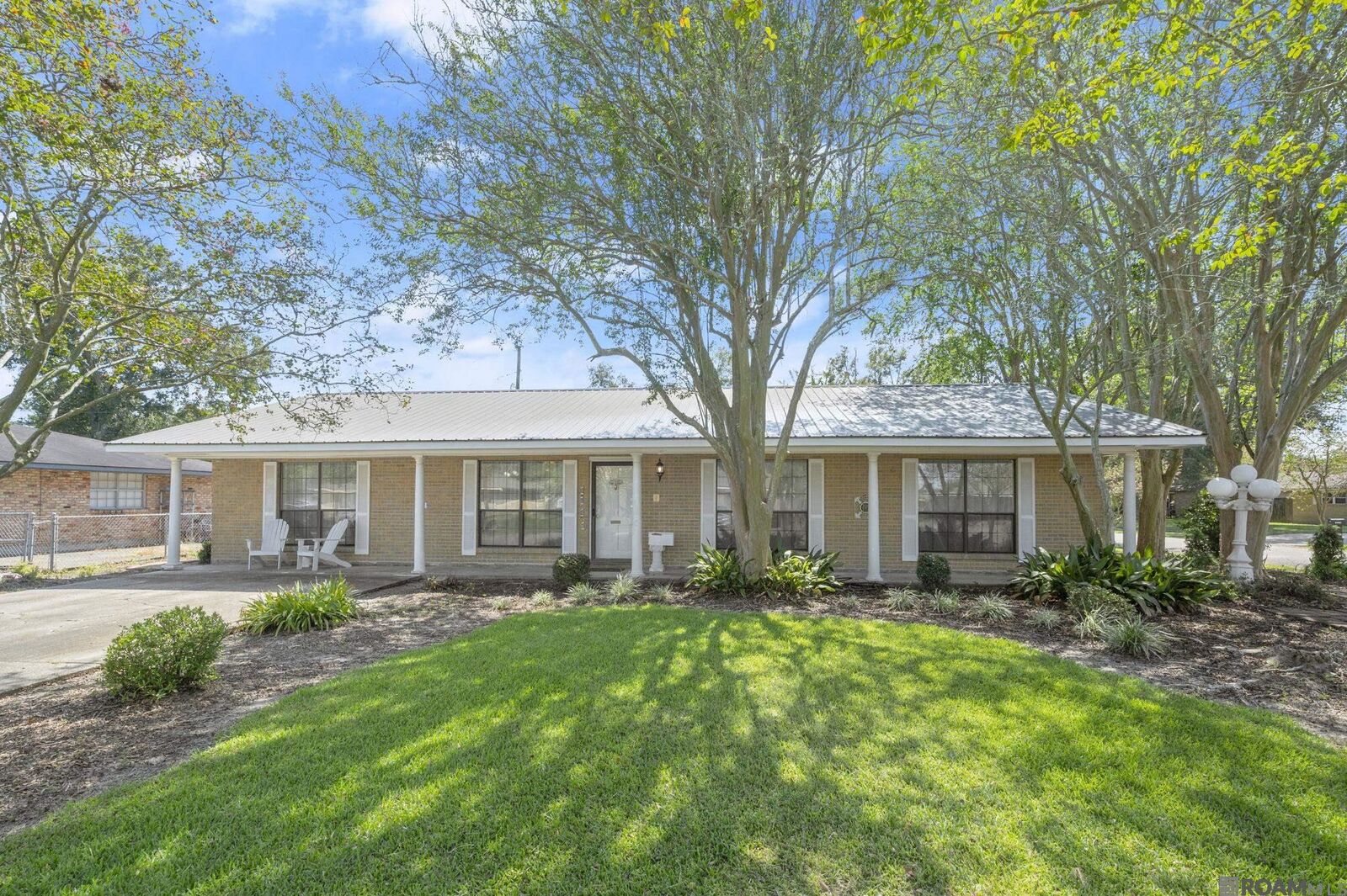 Property Photo: 1111 E Sybil St LA 70737