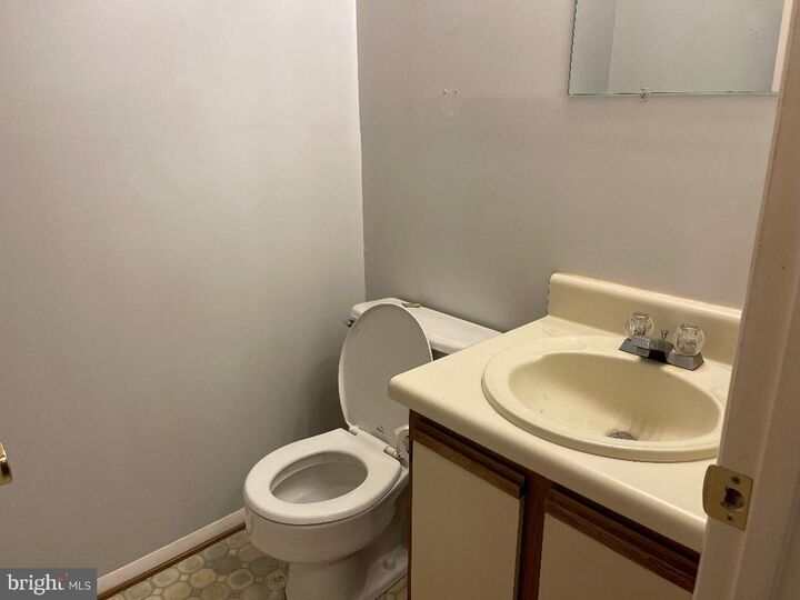 Property Photo:  8137 Crabapple Lane  MD 20879 