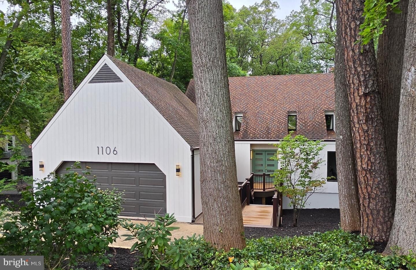 Property Photo:  1106 N Howard Street  VA 22304 
