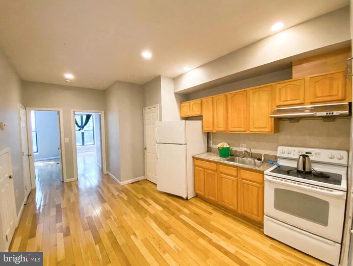 Property Photo:  1702 Lincoln Road NE 2  DC 20002 