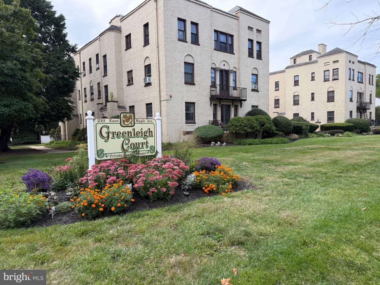 Property Photo:  210 E Maple Avenue C6  NJ 08109 