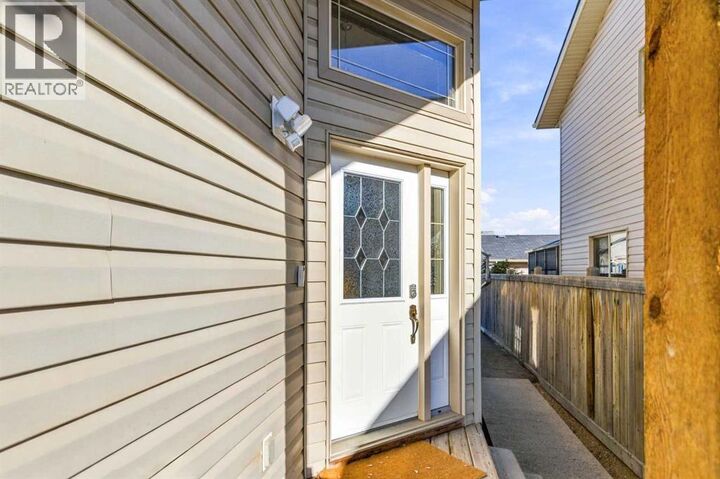 Property Photo:  236 Paris Crescent  AB T9K 0C9 