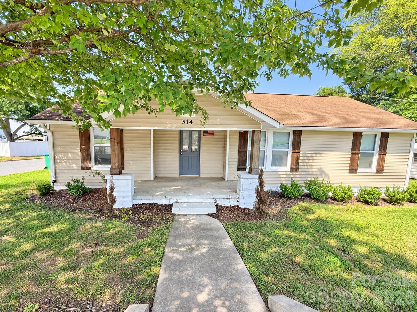 Property Photo:  514 S Chapel Street  NC 28088 
