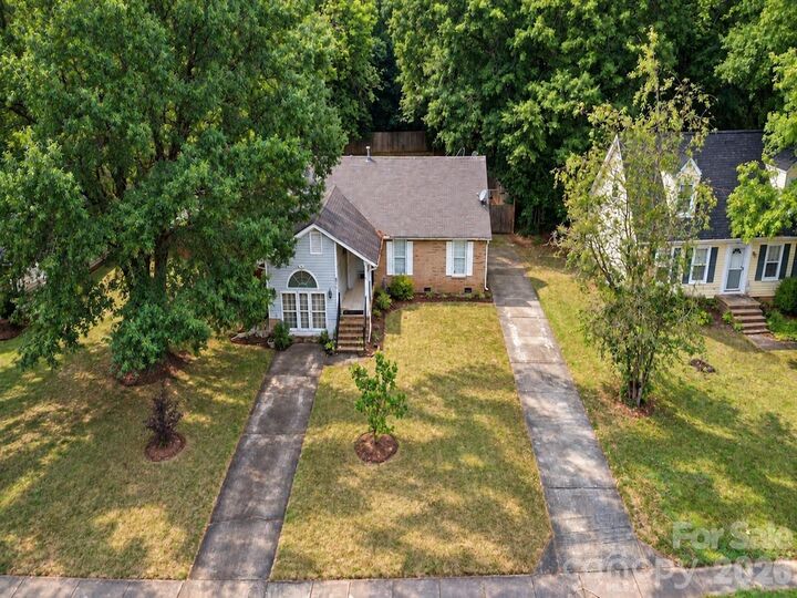 Property Photo: 6501 Old Meadow Road NC 28227