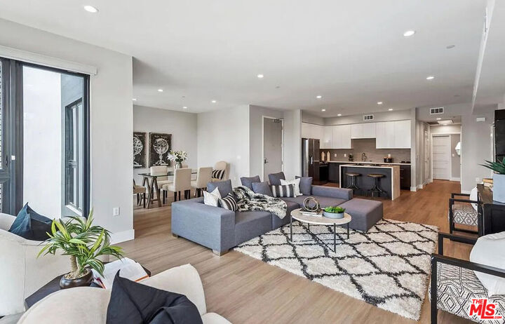 Property Photo:  1906 Overland Ave, Unit 201  CA 90025 