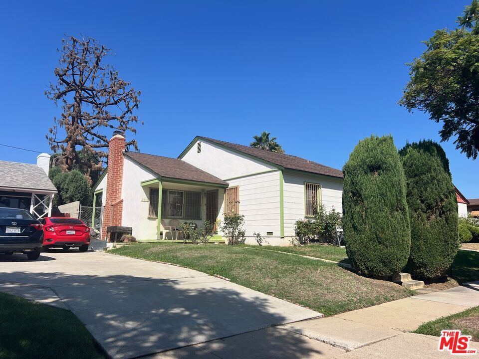 Property Photo:  2505 W 116th St  CA 90250 