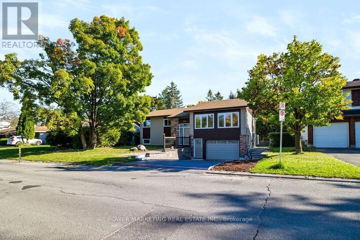 Property Photo:  22 Parkglen Drive  ON K2G 3G9 