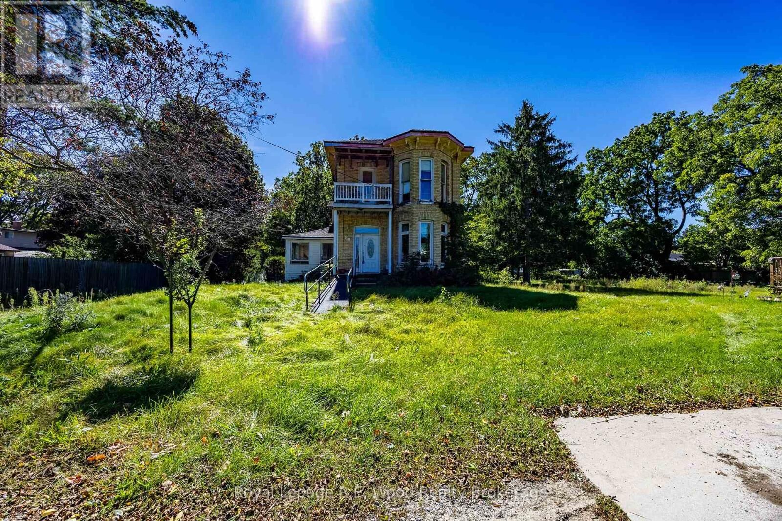 Property Photo:  80 St George Street  ON N5H 1R6 