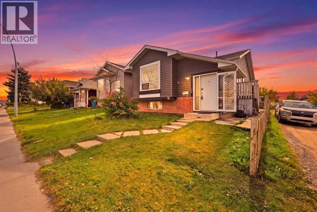 Property Photo:  11 Martinwood Road Northeast  AB T3J 3G6 