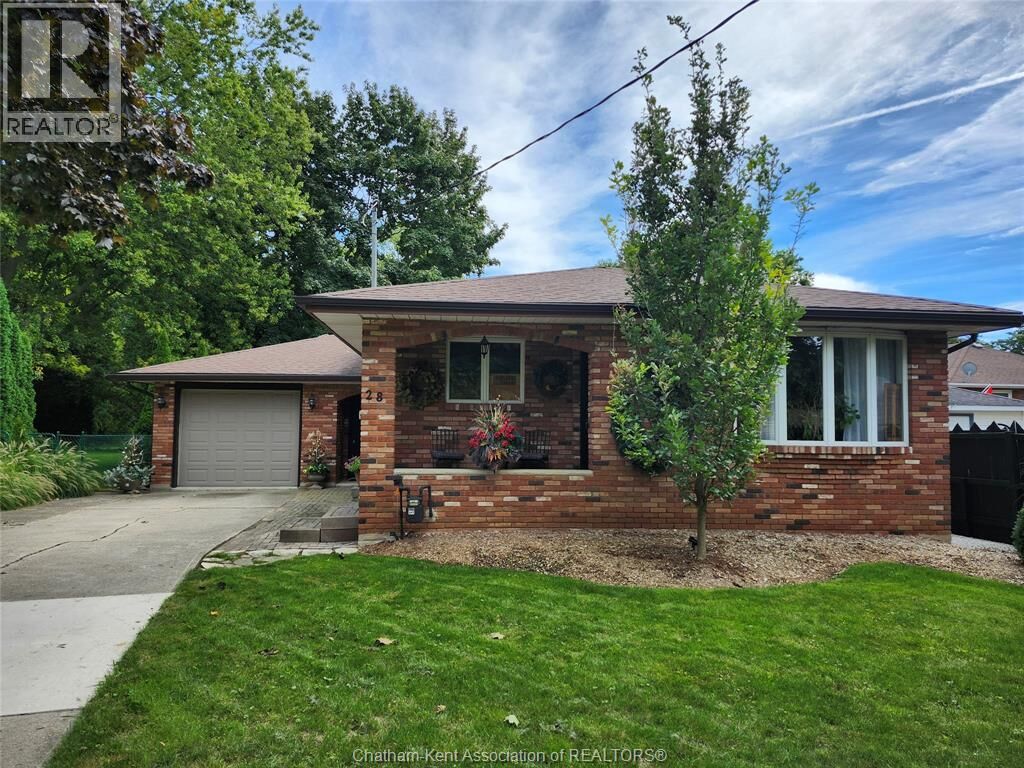 Property Photo: 28 Jackson Drive ON N7L 2N9