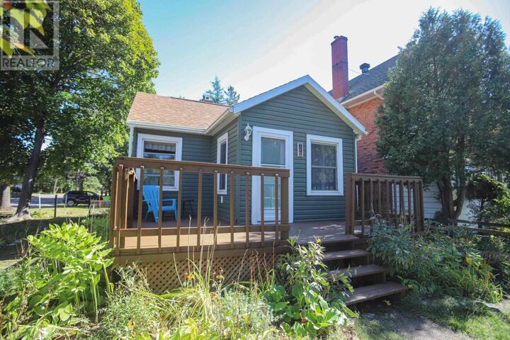 Property Photo:  28 Putney Rd  ON P6B 2Y5 