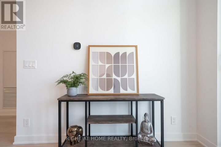 Property Photo:  50 Upper Mall Way 2406  ON L4J 0L8 