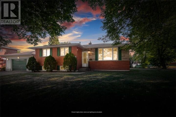 Property Photo:  2015 Elderwood Drive  ON P3B 2A7 