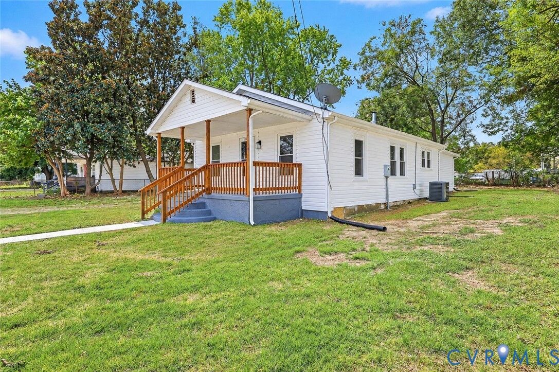 Property Photo:  1308 Tabb Avenue  VA 23860 