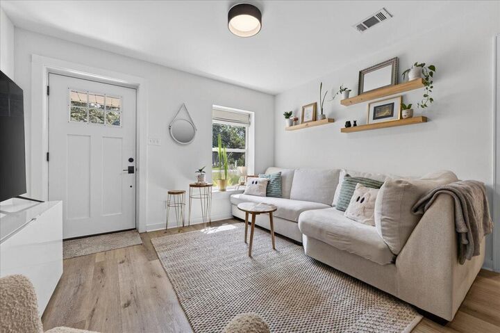 Property Photo:  311 NE Gardner Drive  FL 32548 