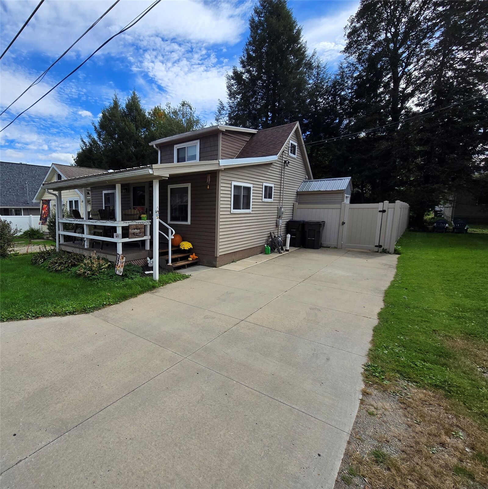 Property Photo:  211 Maple Street  PA 16412 