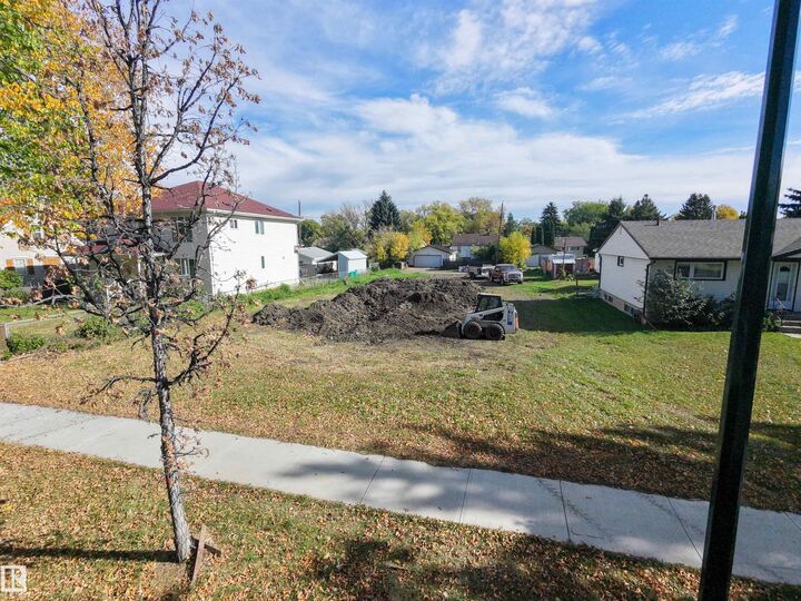 Property Photo:  12421 79 Street NW  AB T5B 2M2 