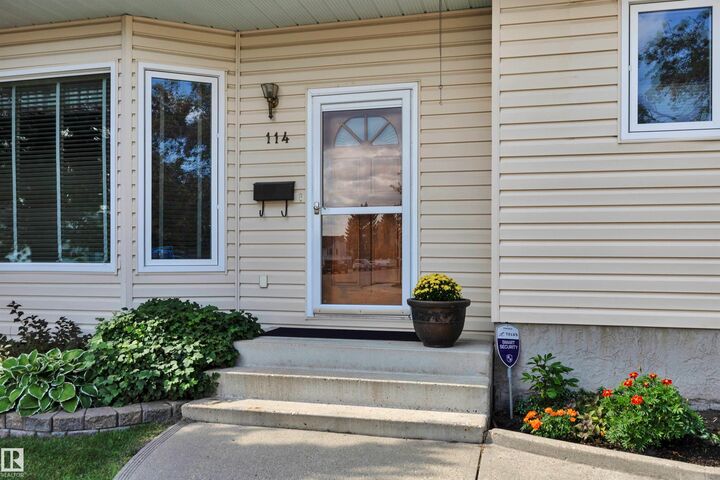 Property Photo:  114 Northlake Lane  AB T9A 3L5 