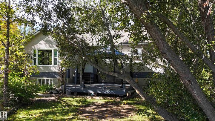 Property Photo:  5304 50 Street  AB T0E 2H0 