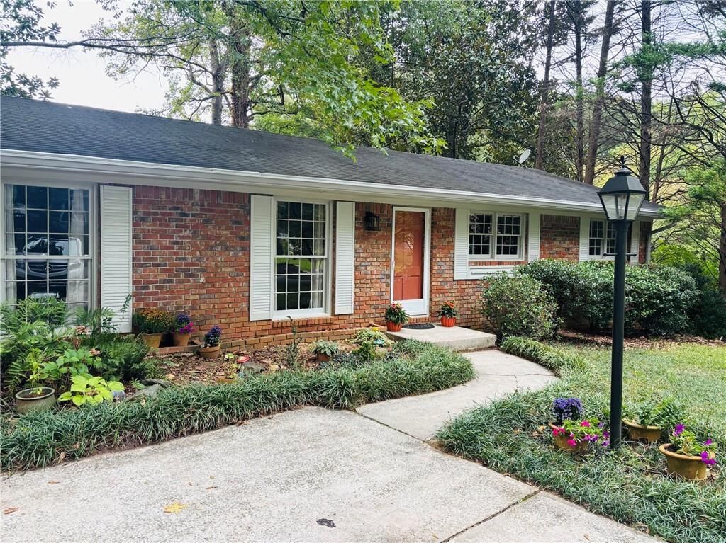 Property Photo:  1552 Edinburgh Drive  GA 30084 