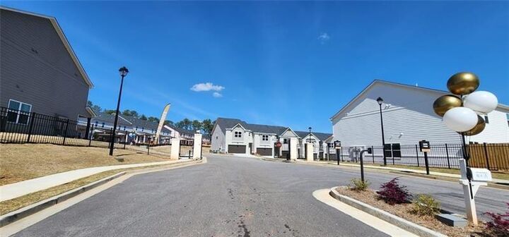 Property Photo: 1377 Fern Ridge Court GA 30093