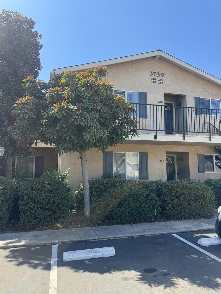 Property Photo: 3739 W Bullard Avenue 210 CA 93711