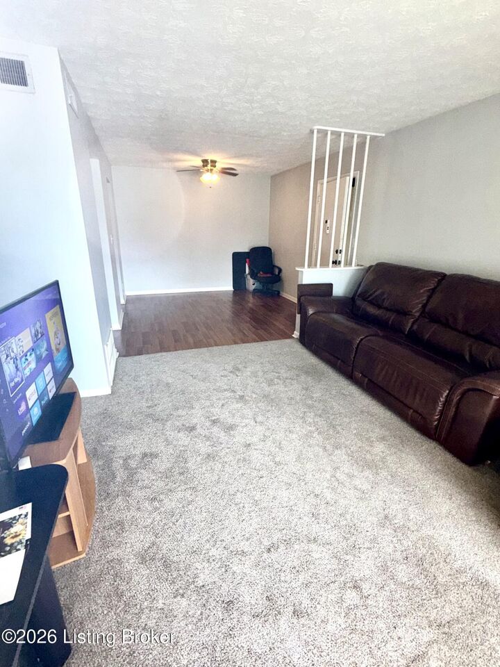 Property Photo:  7074 Wildwood Cir Apt 164  KY 40291 
